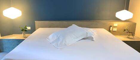 3 bedrooms, internet, bed sheets