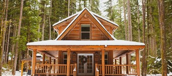 Logshire at Mt.Baker EVCharger & HotTub