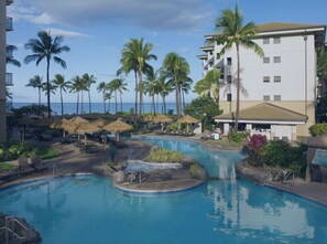 Piscina all'aperto, una piscina riscaldata