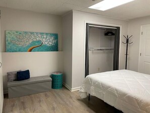 2 bedrooms, desk, free WiFi, bed sheets
