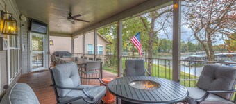 #MonkeyIslandHideaway - Stylish lake front home on Grand Lake, OK!