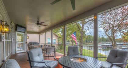 #MonkeyIslandHideaway - Stylish lake front home on Grand Lake, OK!