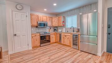 Fridge, microwave, dishwasher, coffee/tea maker