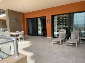 Outdoor dining - Beautiful Ground floor close to the pool-Also own adjacent unit  (Puerto Peñasco)