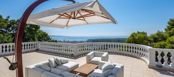 6 bedroom lovely home in Rab