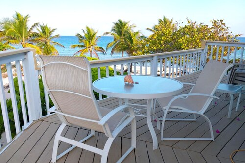 Sonscape Ocean Odyssey - Home on the Beach with Stunning Views!