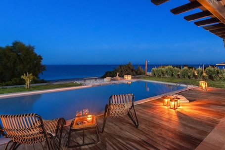 Seasonal outdoor pool