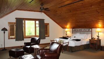 3 bedrooms, in-room safe, iron/ironing board, WiFi