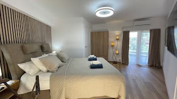 6. Emelie - Deluxe Double Room | Premium bedding, in-room safe, soundproofing, iron/ironing board