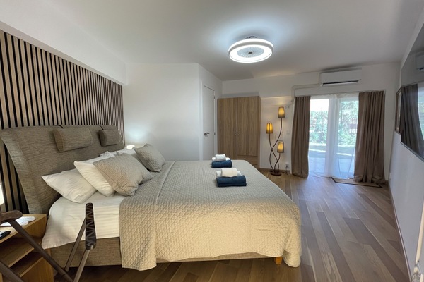 6. Emelie - Deluxe Double Room | Premium bedding, in-room safe, soundproofing, iron/ironing board