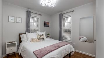 2 bedrooms, desk, iron/ironing board, travel crib