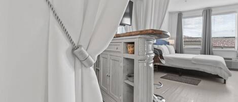 1 chambre, fer et planche à repasser, lit parapluie, Wi-Fi gratuit