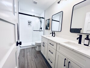 Shower, hair dryer, towels, soap - BRAND NEW! Whalehead Beach Mediterranean Inspired Villa (Corolla)