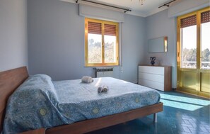 7 bedrooms, travel cot, free WiFi