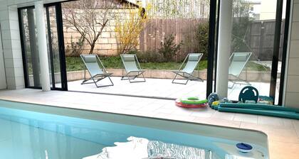 Natur'Ăźle Large gĂźte with heated indoor pool all year round