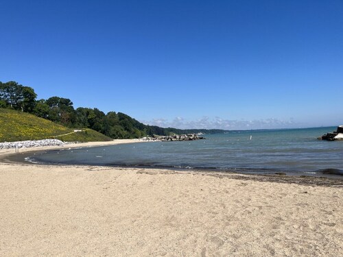 Charming home near Lake Michigan, bike paths, and high school