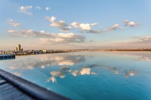 Pool - Illovo Central Luxury Boutique Apartment Building, AC, Wifi, Security, Pool, Gym (Sandton)