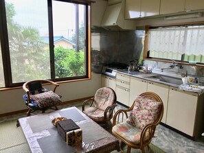雪櫃、微波爐、爐具、廚房用具/餐具/器皿