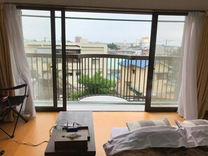 2 chambres, bureau, fer et planche à repasser, accès au Wi-Fi (inclus)