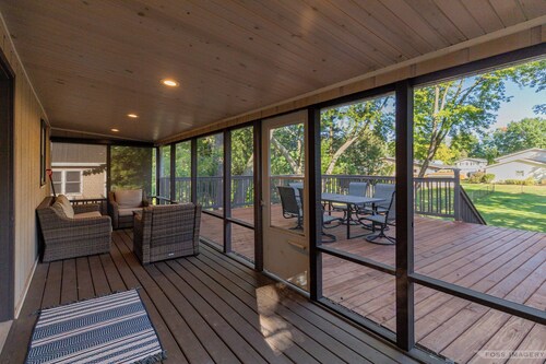 Updated 3 bed + office ranch home close to Downtown Madison