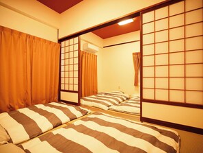 3 bedrooms, desk, free WiFi, bed sheets