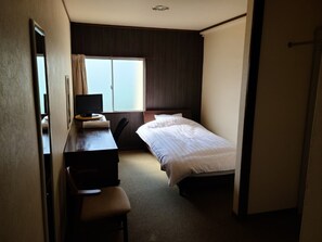 1 bedroom, desk, free WiFi, bed sheets - Nonsmoking single room without meals 5 1600200 / Nishiwaki Hyōgo (Nishiwaki)