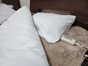 1 室のベッドルーム、デスク、WiFi (無料)、ベッドシーツ