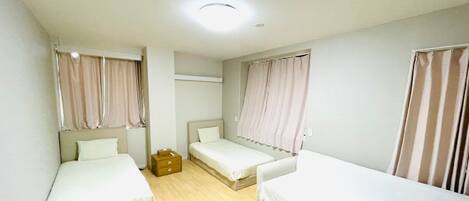 4 bedrooms, free WiFi, bed sheets