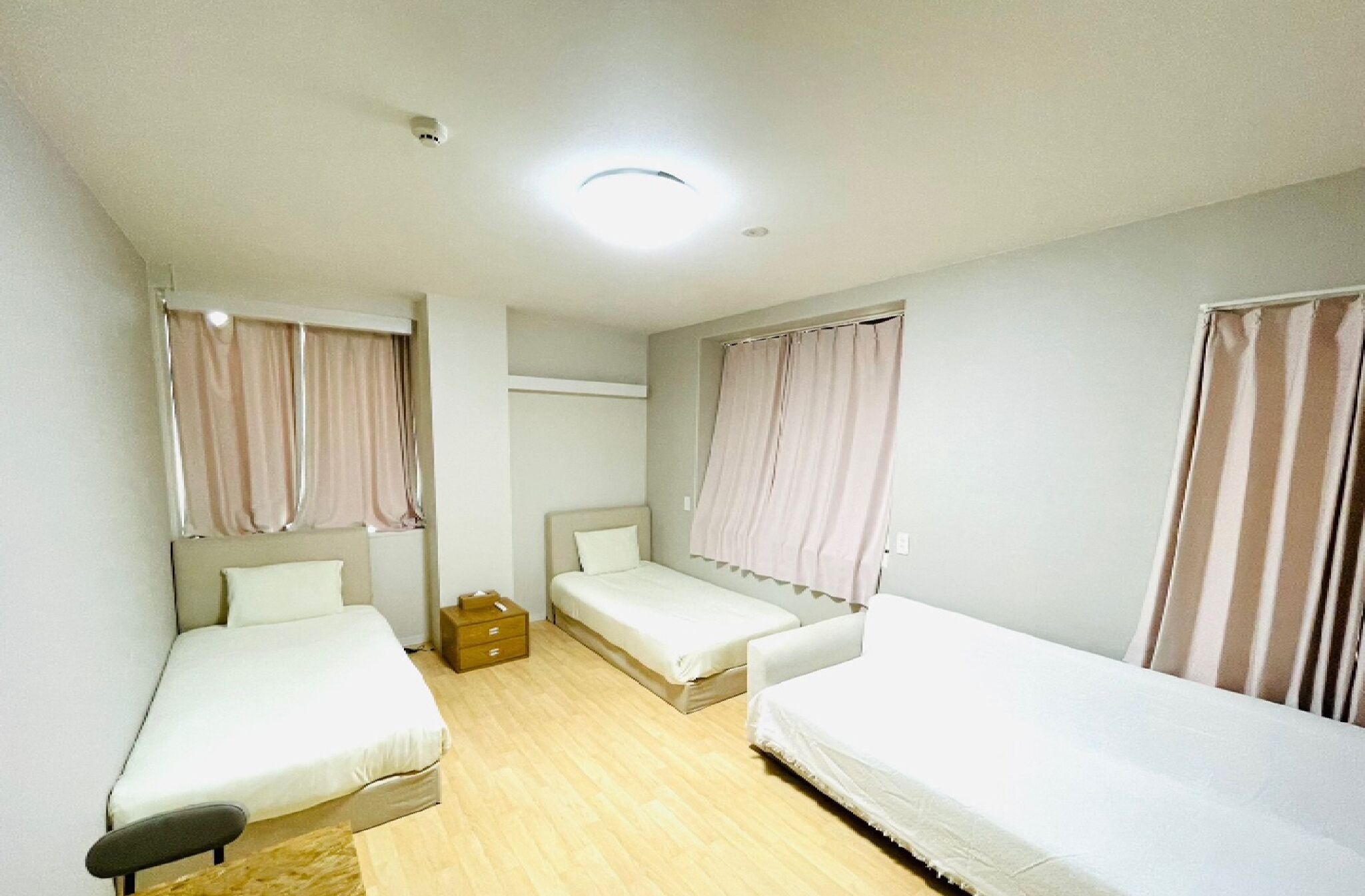 4 soverom, wi-fi (inkludert) og sengetøy