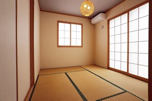 Interior - EAST building  A house with a garden Children  / Nago Okinawa (Nago)