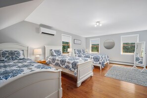 4 habitaciones, escritorio, tabla de planchar con plancha y wifi 