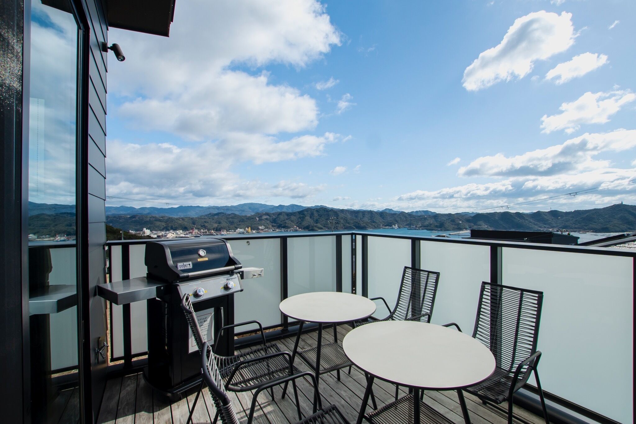 屋外ダイニングエリア