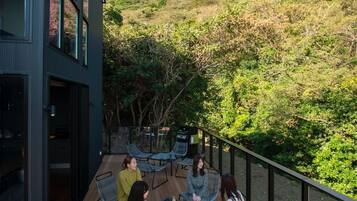 屋外ダイニングエリア