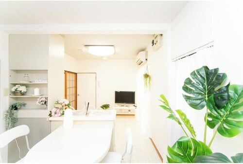 7 minutes walk from Kintetsu Yokkaichi Station Accommodates 6 people Rent a house in the center of / Yokkaichi Mie