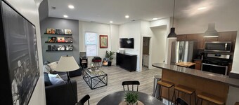 Modern 3BR & 2BA Near McCormick & Downtown