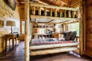 3 chambres, fer et planche à repasser, accès au Wi-Fi (inclus)