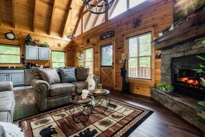 Smart TV, caminetto, impianto stereo