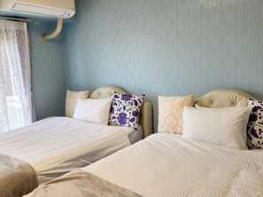 1 quarto, escrivaninha, Wi-Fi de cortesia, roupa de cama