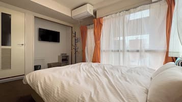 1 bedroom, desk, free WiFi, bed sheets