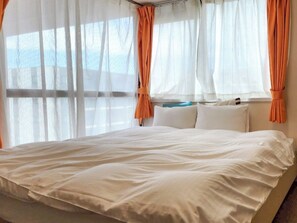 1 bedroom, desk, free WiFi, bed sheets