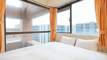 1 bedroom, desk, free WiFi, bed sheets