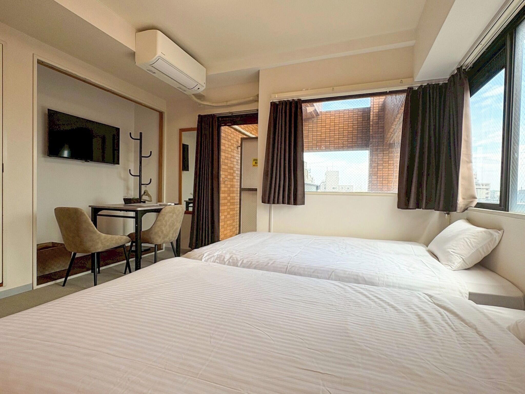 1 bedroom, desk, free WiFi, bed sheets