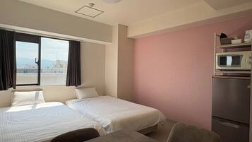 1 bedroom, desk, free WiFi, bed sheets