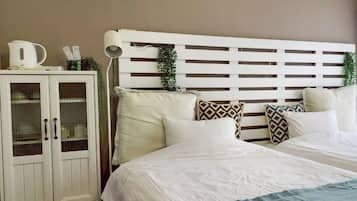 1 bedroom, desk, free WiFi, bed sheets