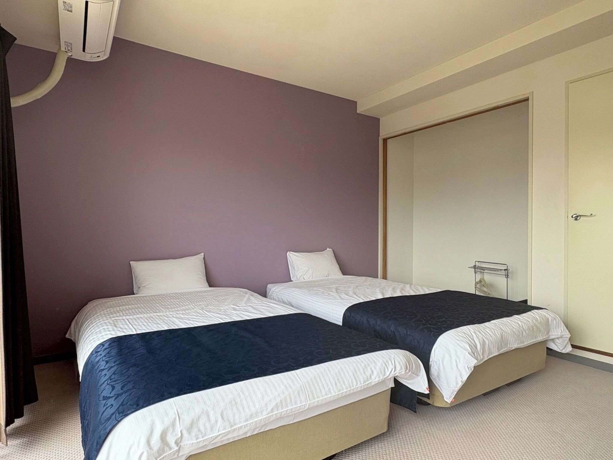 1 bedroom, desk, free WiFi, bed sheets