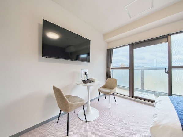 1 bedroom, desk, free WiFi, bed sheets