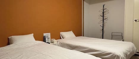 1 bedroom, desk, free WiFi, bed sheets