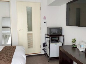 1 bedroom, desk, free WiFi, bed sheets