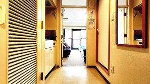 1 bedroom, desk, free WiFi, bed sheets