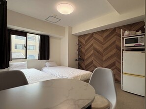 1 bedroom, desk, free WiFi, bed sheets